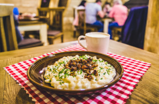 Recept na bryndzové halušky – srdce slovenskej kuchyne