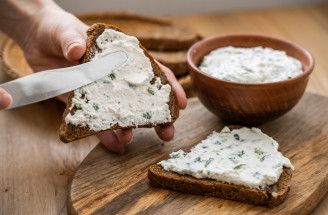 Bryndzová nátierka – 5 receptov, ktoré si doma obľúbite
