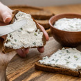 Bryndzová nátierka – 5 receptov, ktoré si doma obľúbite