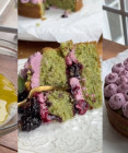 Pistáciovo-černicová torta s olivovým olejom: Nielen vegan, ale aj neskutočne lahodná!