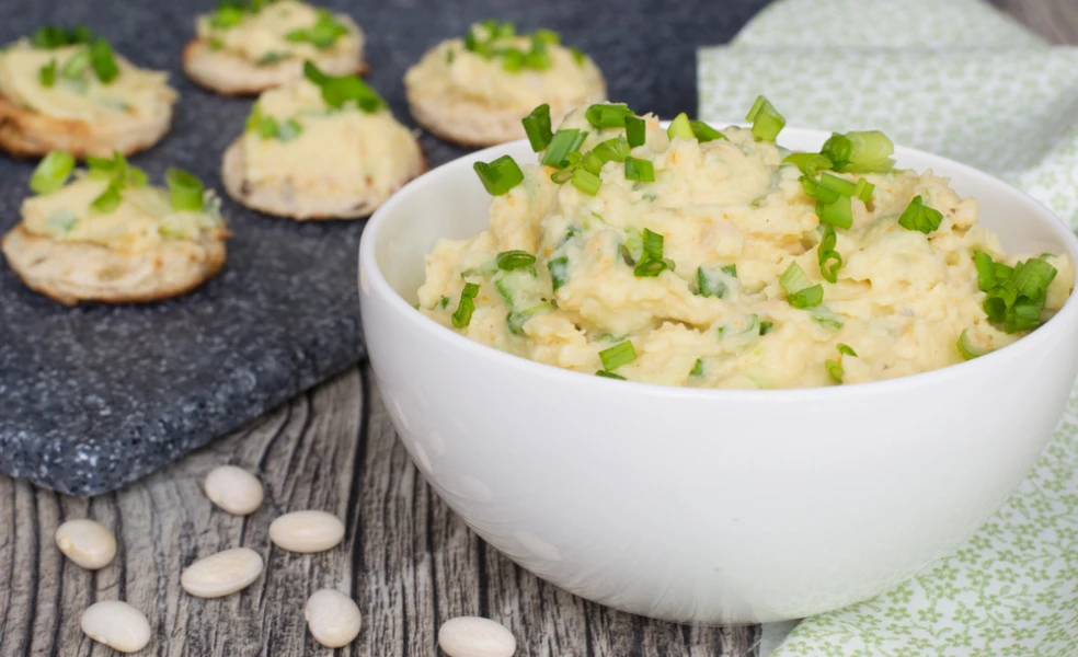 recept na fazuľovú nátierku s čiernym korením