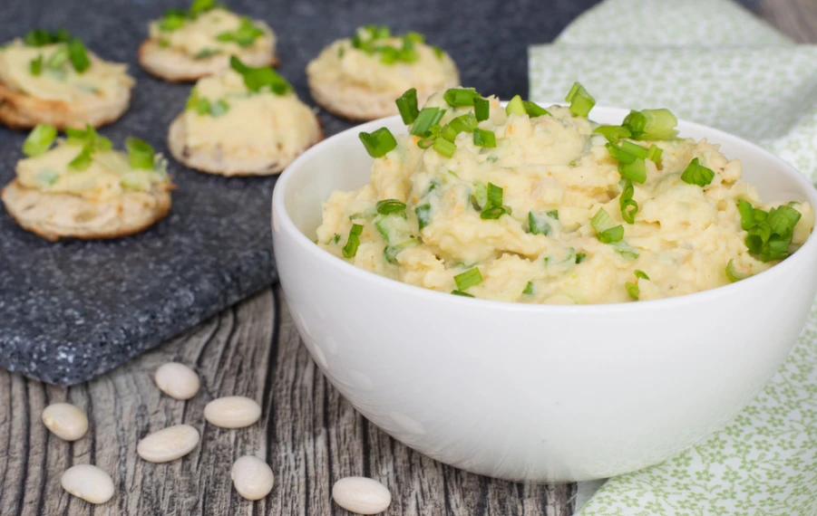 recept na fazuľovú nátierku s čiernym korením