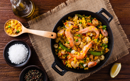 paella s morskými plodmi