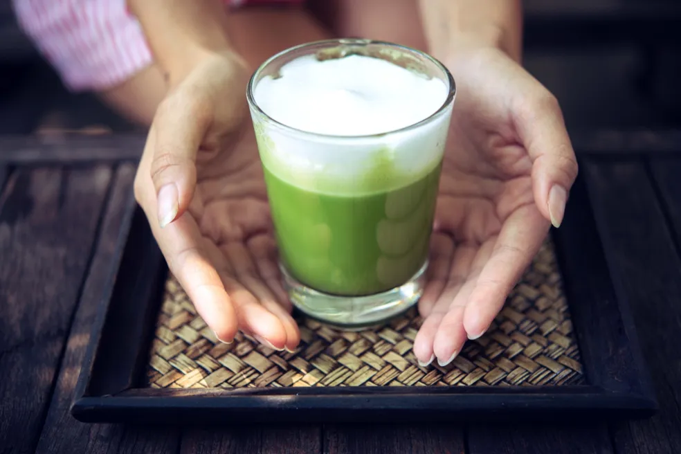 Postup prípravy matcha latte