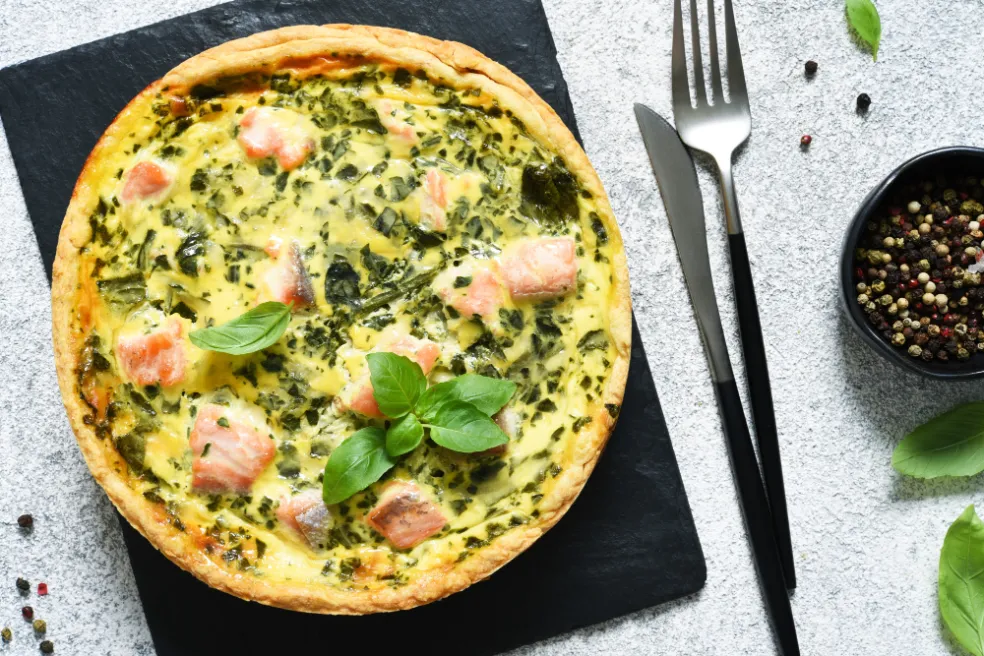Lososový quiche s kôprom a špenátom