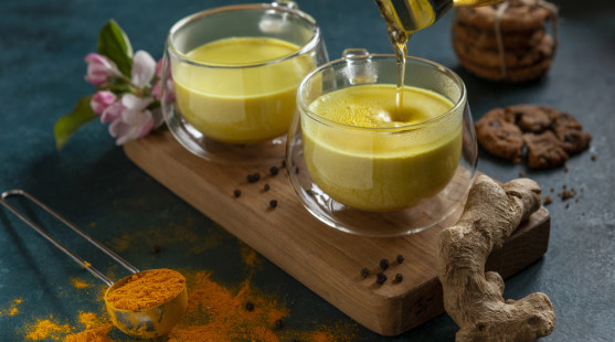 Zlaté mlieko – recept, účinky a alternatívy pre váš pokojný spánok
