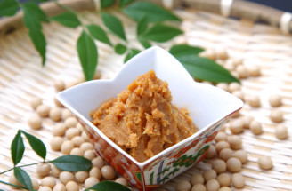 Miso pasta: Tradičná japonská prísada, ktorú sa oplatí mať v kuchyni (+vegan recepty)