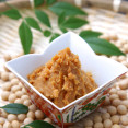 Miso pasta: Tradičná japonská prísada, ktorú sa oplatí mať v kuchyni (+vegan recepty)