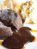 Recept na lávový koláč: Obľúbený čokoládový dezert s tekutým stredom